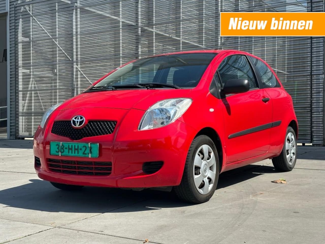 Toyota Yaris - 1.3 VVTI TERRA AIRCO !! APK 19-6-2027 !! - AutoWereld.nl