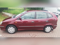 Nissan Almera Tino - 2.0 CVT Ambience LPG