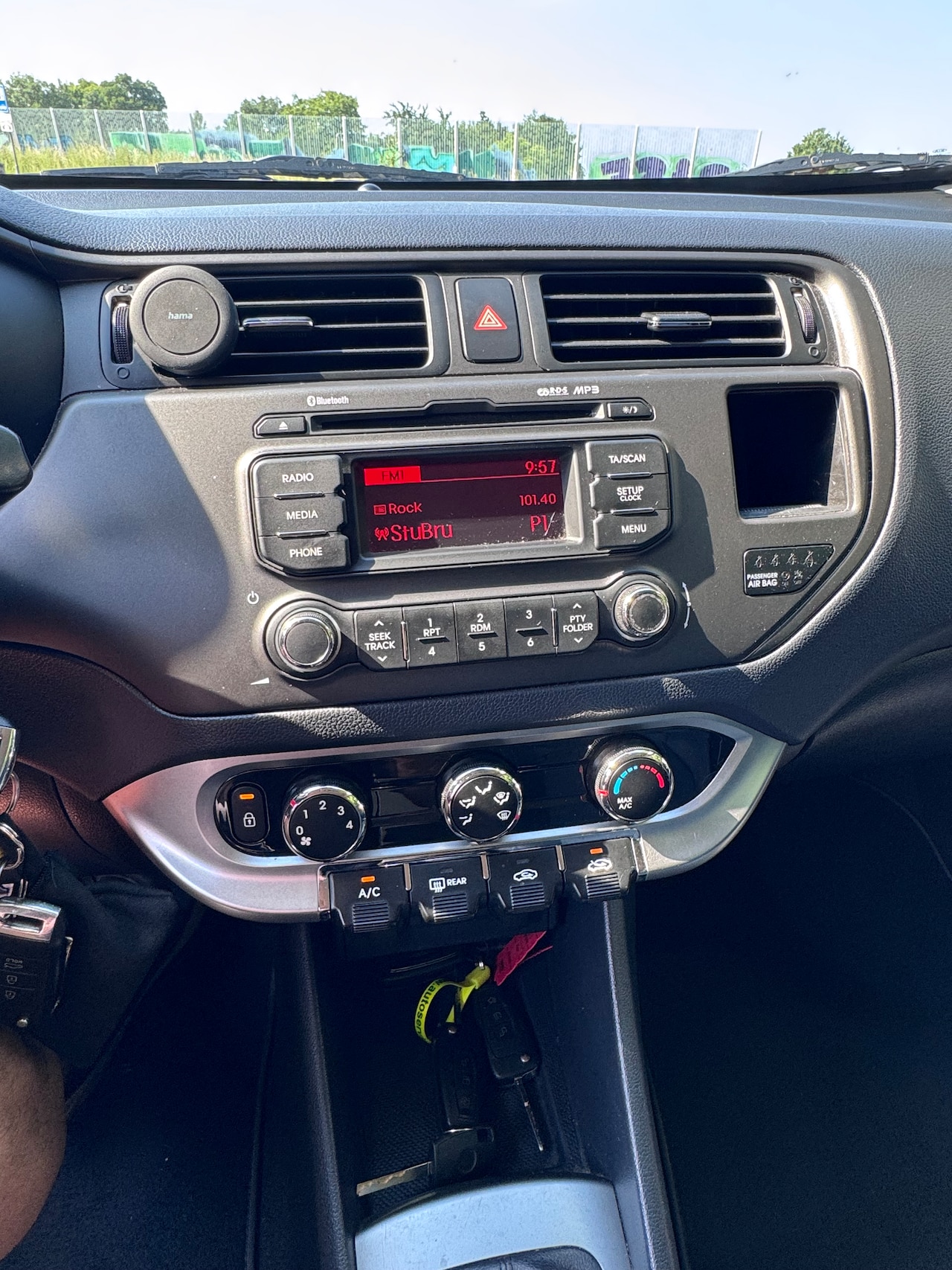 Kia Rio - 1.2 CVVT World Cup Edition Plus WK editie, leer, clima, keyless.
