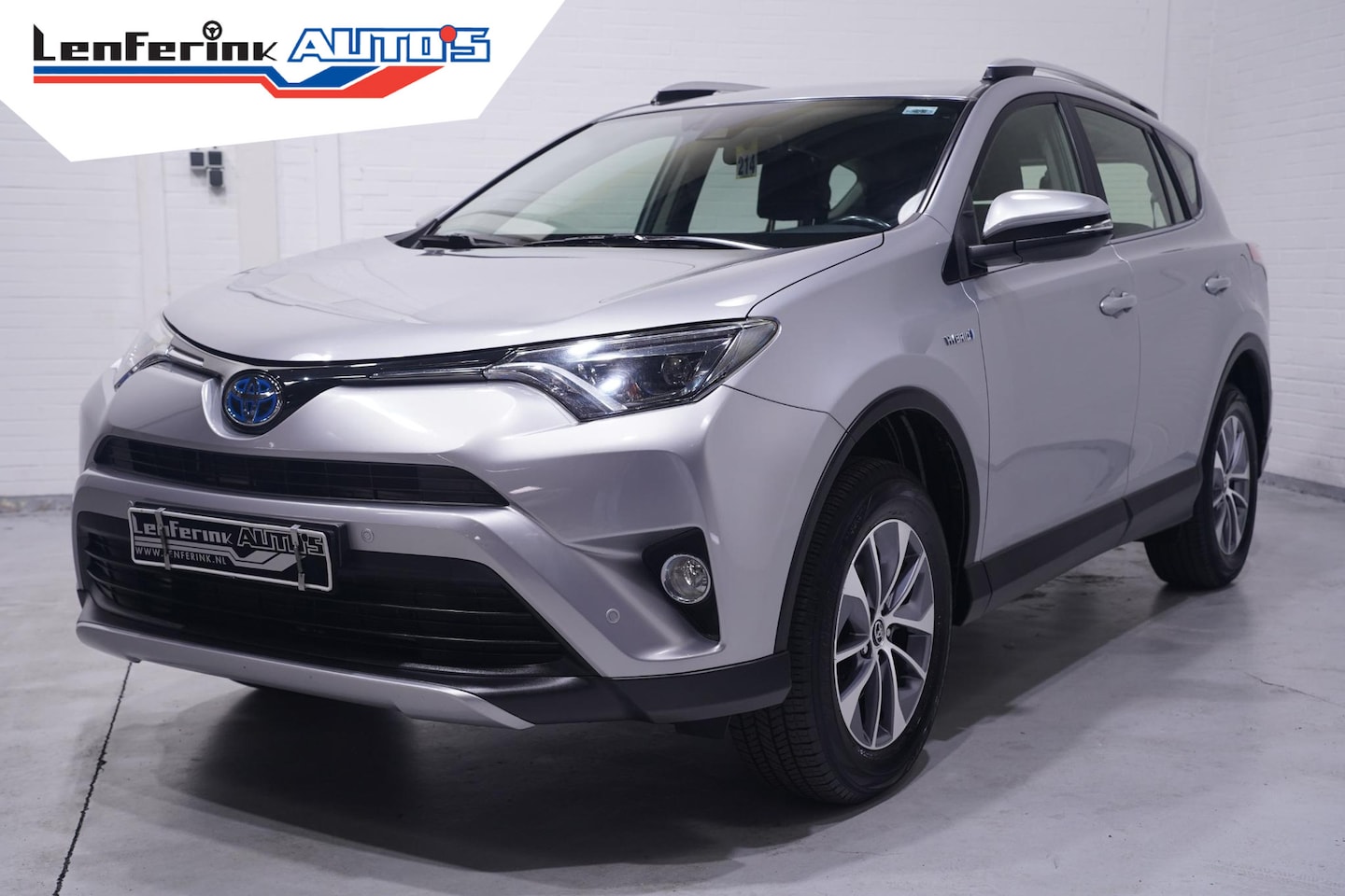 Toyota RAV4 - 2.5 Hybrid AWD Style camera afneembare-trekhaak LMV 17" cruise-controlle key-les entry and - AutoWereld.nl