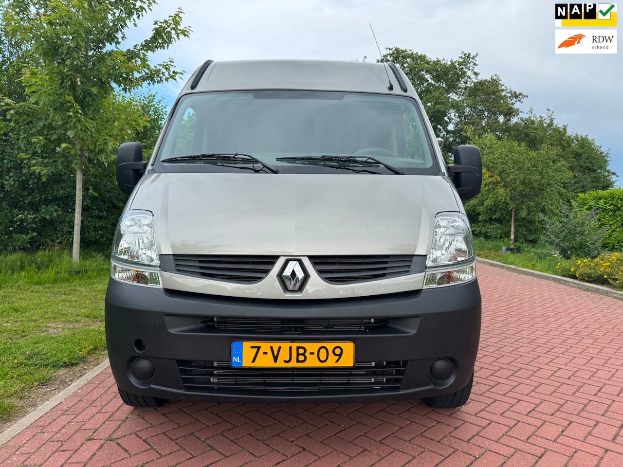 Renault Master - T35 2.5 dCi L2H2 AUTOMAAT 150 PK - AutoWereld.nl