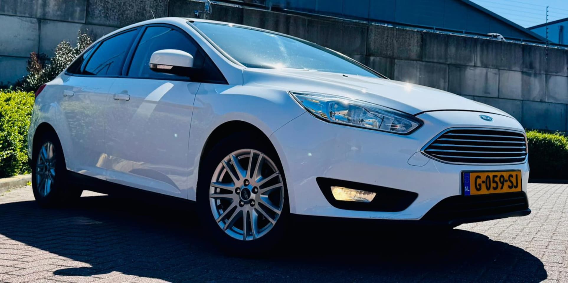 Ford Focus - 1.0 Titanium Edition/TOP STAAT/RIJKLAAR/ - AutoWereld.nl