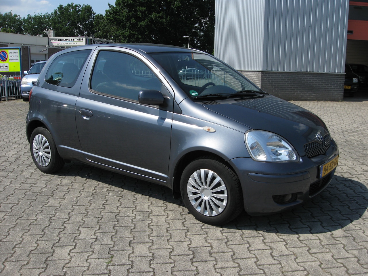 Toyota Yaris - 1.3 VVT-i S-Line Nette Nederlandse auto met Airco en Dealer onderhouden!! - AutoWereld.nl