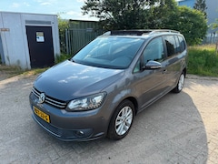 Volkswagen Touran - Schade: 1.4 TSI Highline, Pano, Clima, Xenon, Navi
