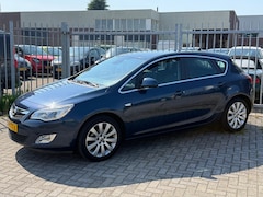 Opel Astra - 1.4 Turbo Cosmo 120PK NL AUTO NAP 2EIGENAAR NAVI l Cruise l PDC l Airco l TREKHAAK l LEER
