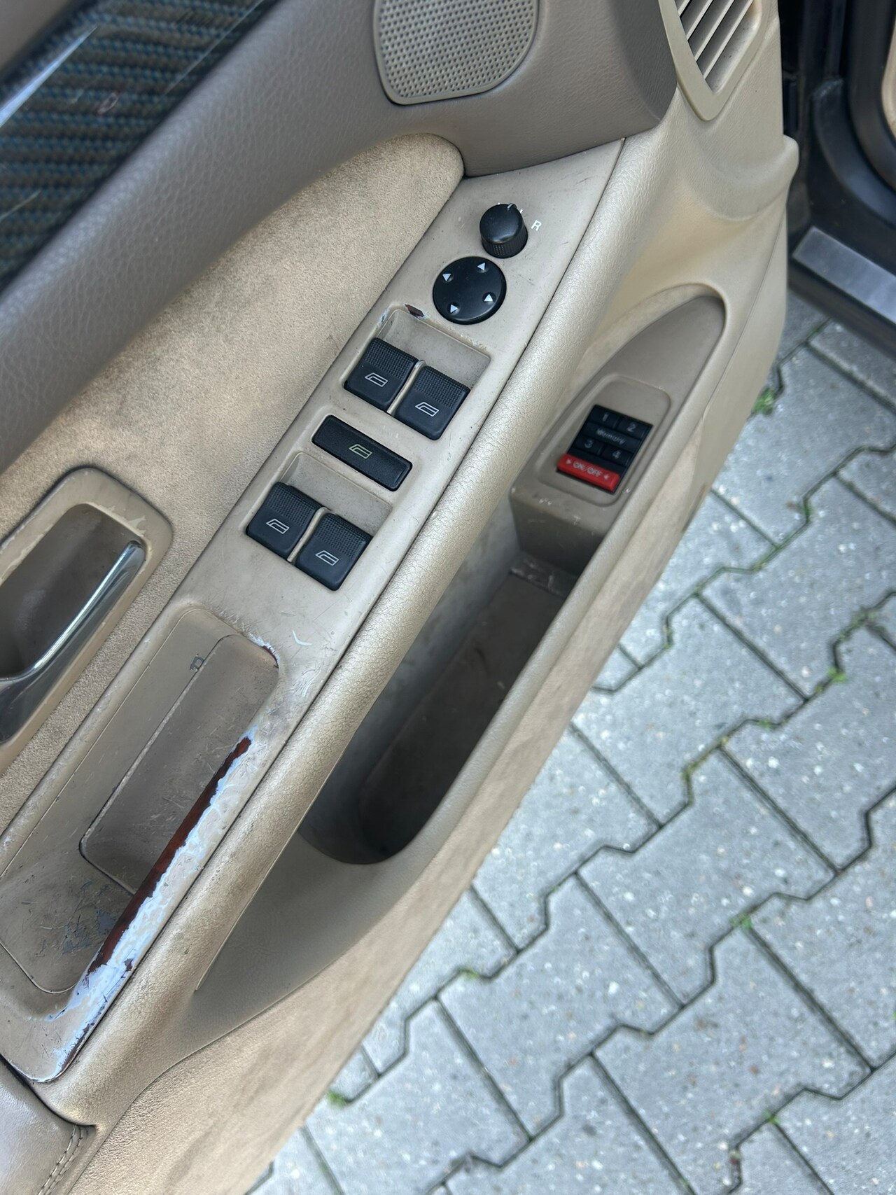 Audi A8 - 4.2 5V S8