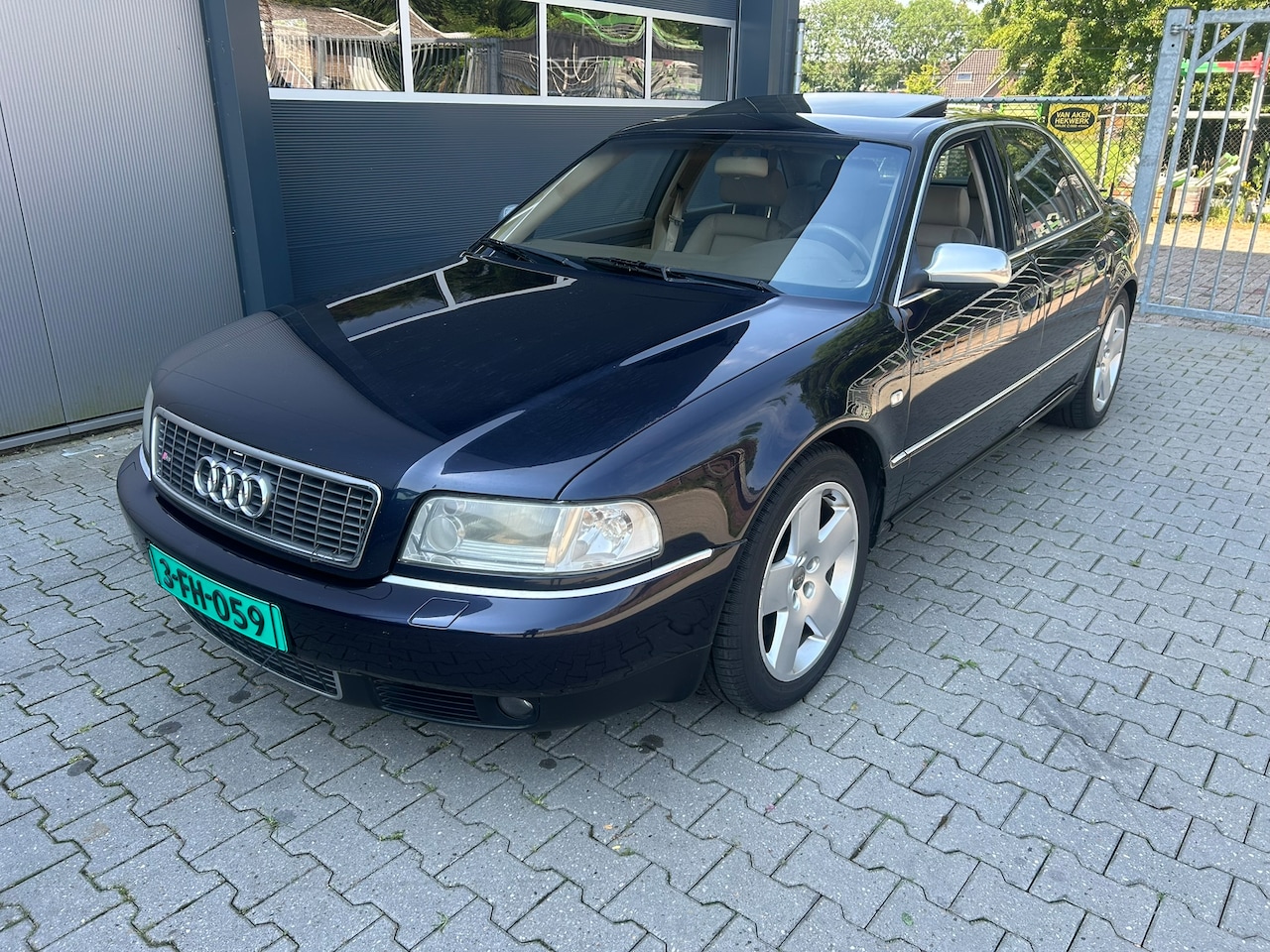 Audi A8 - 4.2 5V S8 - AutoWereld.nl