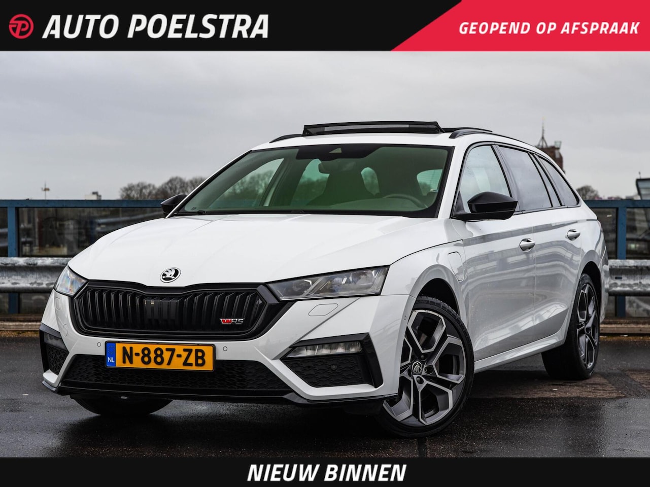 Skoda Octavia Combi - 1.4 TSI RS iV PHEV Business 245 PK Panoramadak Matrix LED Camera Sfeerverlichting Stoelver - AutoWereld.nl