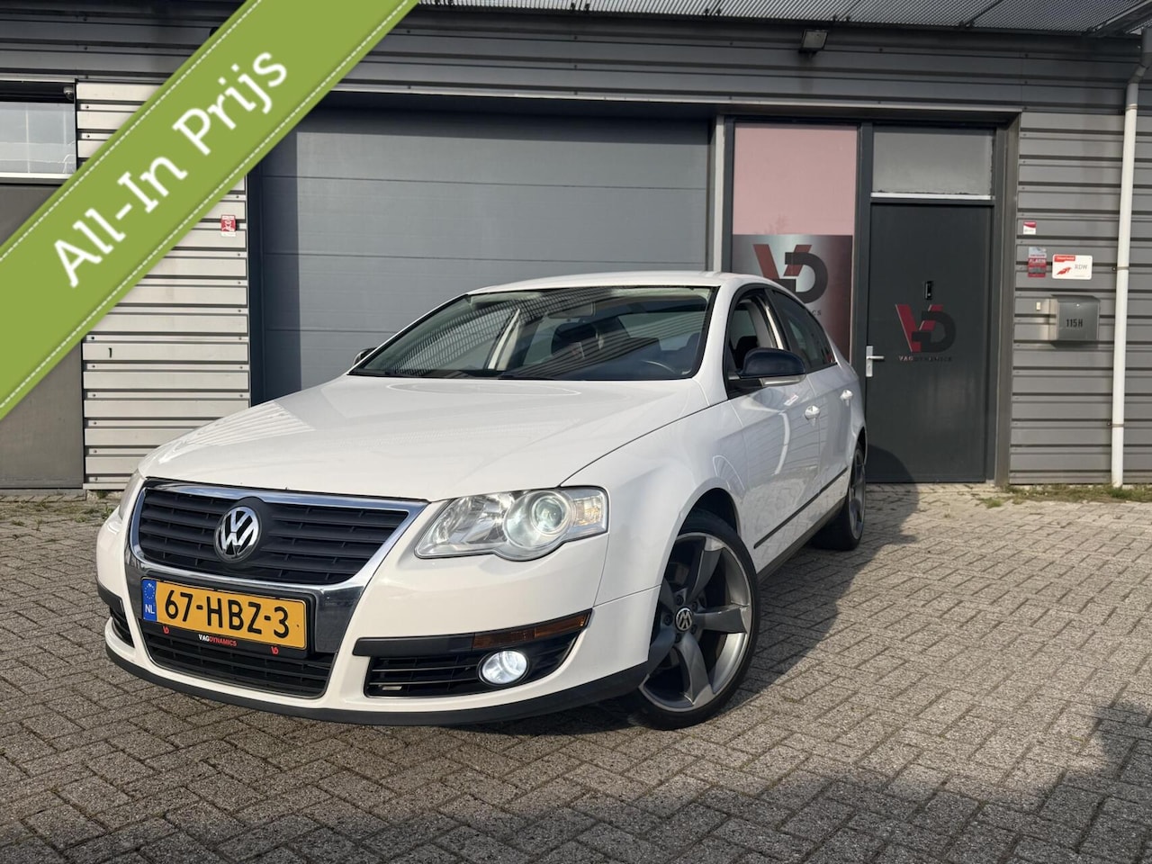 Volkswagen Passat - 1.4 TSI DSG NAP LED Dealer CARPLAY CAMERA - AutoWereld.nl