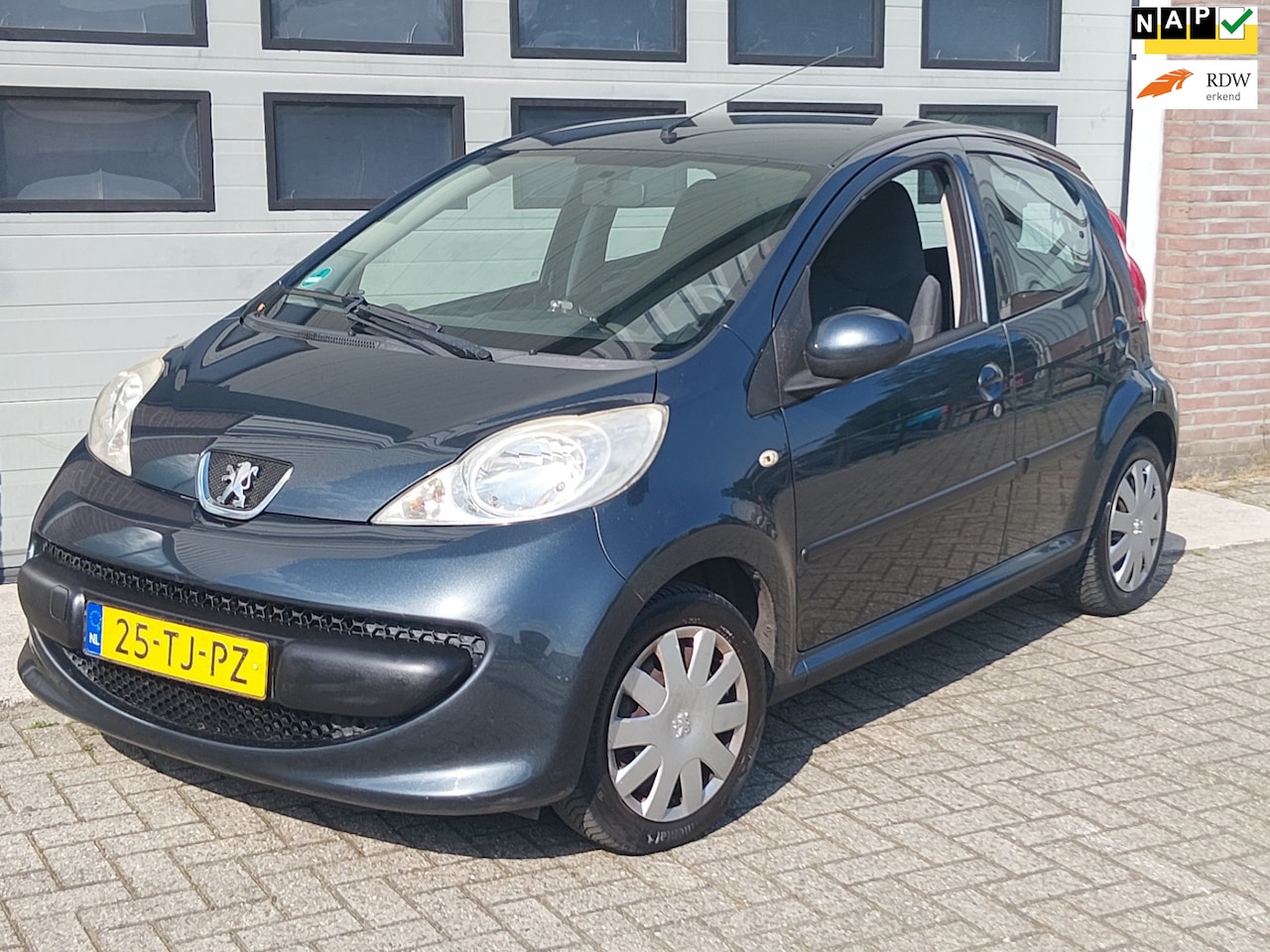 Peugeot 107 - 1.0-12V XS 2006 5-Deurs NW APK - AutoWereld.nl