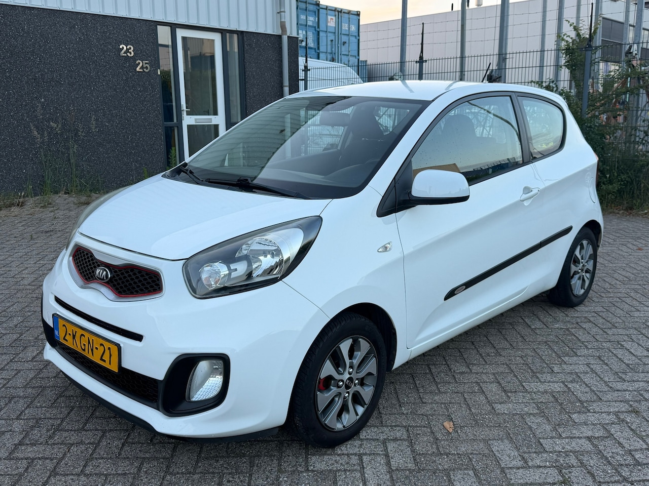 Kia Picanto - 1.0 CVVT ISG Comfort Pack 2013 Nieuwe Apk - AutoWereld.nl