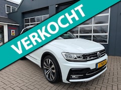 Volkswagen Tiguan - 1.5 TSI ACT Highline Business R-Line / Pano / Virtual / ACC / Trekhaak / NL Auto met NAP