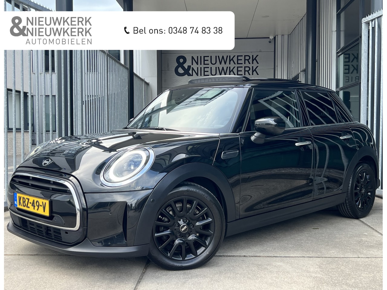MINI 5-Deurs - 1.5 Cooper Classic | SCHUIF/KANTELDAK | HEAD-UP DISPLAY | HARMAN/KARDON | CAMERA | CARPLAY - AutoWereld.nl