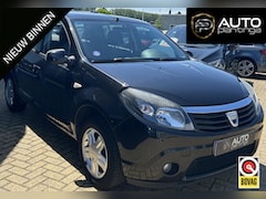 Dacia Sandero - 1.2 Blackline 75PK | Trekhaak | 2e Eigenaar | NL AUTO | Airco | Volledige Onderhoudshistor