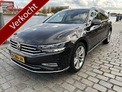 Volkswagen Passat Variant - 1.5 TSI R-Line Business + van binnen en buiten in nieuwstaat