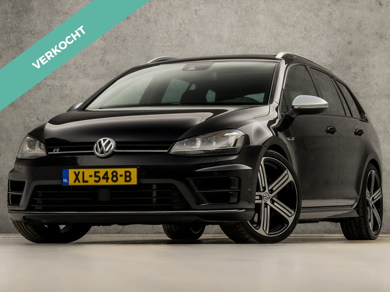 Volkswagen Golf Variant - 2.0 TSI R 301Pk Automaat (PANORAMADAK, APPLE CARPLAY, NAVIGATIE, LEDER, KEYLESS, DYNAUDIO, - AutoWereld.nl