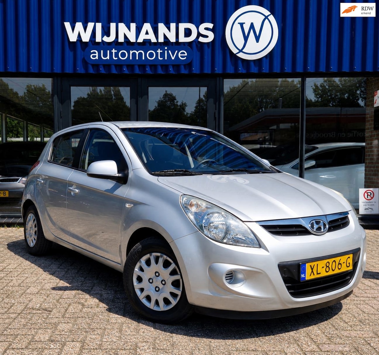 Hyundai i20 - 1.2i ActiveVersion Young 4 Nieuwe Banden Airco - AutoWereld.nl