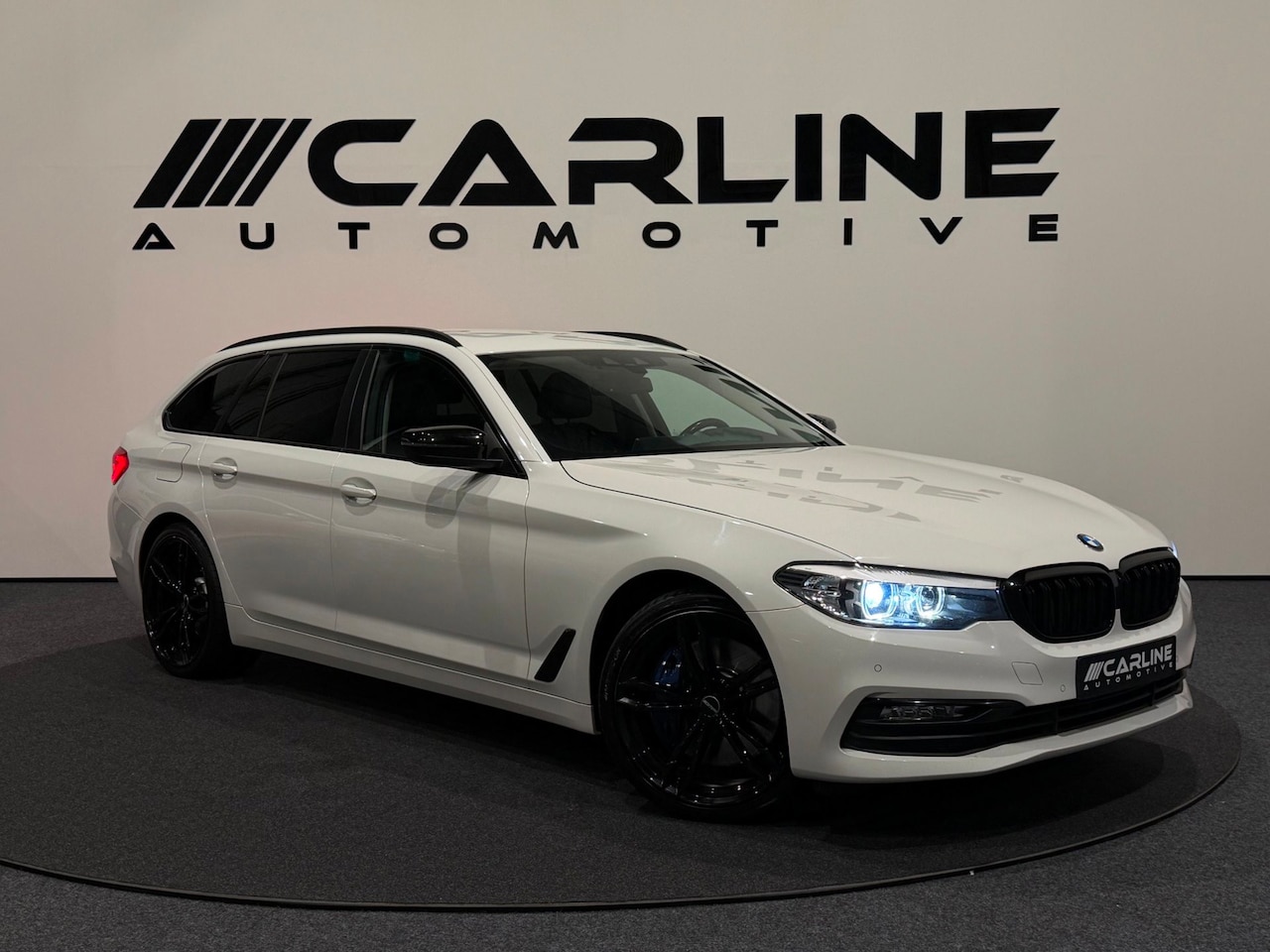 BMW 5-serie Touring - 540d xDrive Executive AUTOMAAT CAMERA KEYLESS LEDER NAVI STOELVERW. ELEK STOELEN NAP GARAN - AutoWereld.nl
