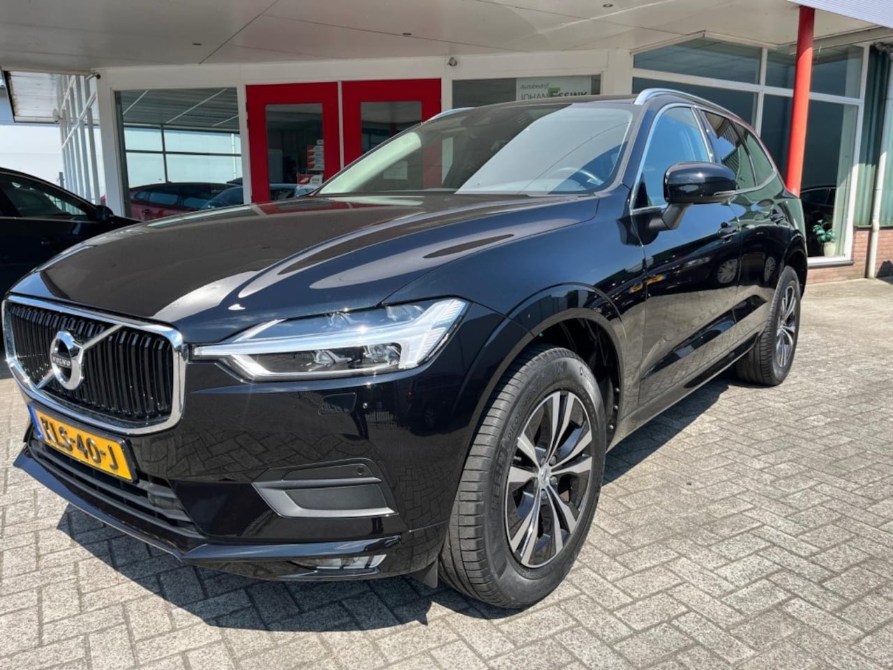 Volvo XC60 - 2.0 T4 190PK Momentum APPLE Carply/STOELVERWARMING/DEALER AUTO - AutoWereld.nl