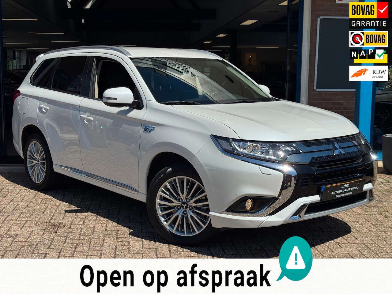 Mitsubishi Outlander - 2.4 PHEV Pure+ 2019 AUT NAVI LM NAP! - AutoWereld.nl