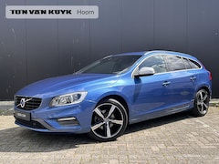 Volvo V60 - 2.0 T4 Business Sport Luxury line/ schuifdak/ park assit/ extra getint glas/ trekhaak/ 18