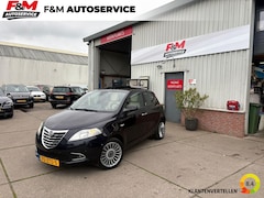 Lancia Y(psilon) - Ypsilon 0.9 TwinAir Platinum Airco, cruise, pano, pdc