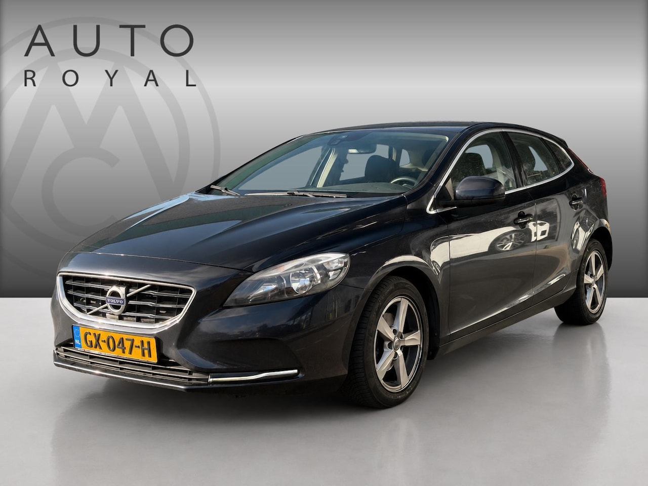 Volvo V40 - 2.0 D2 Momentum Business CRUISE | AIRCO | NAVIGATIE - AutoWereld.nl