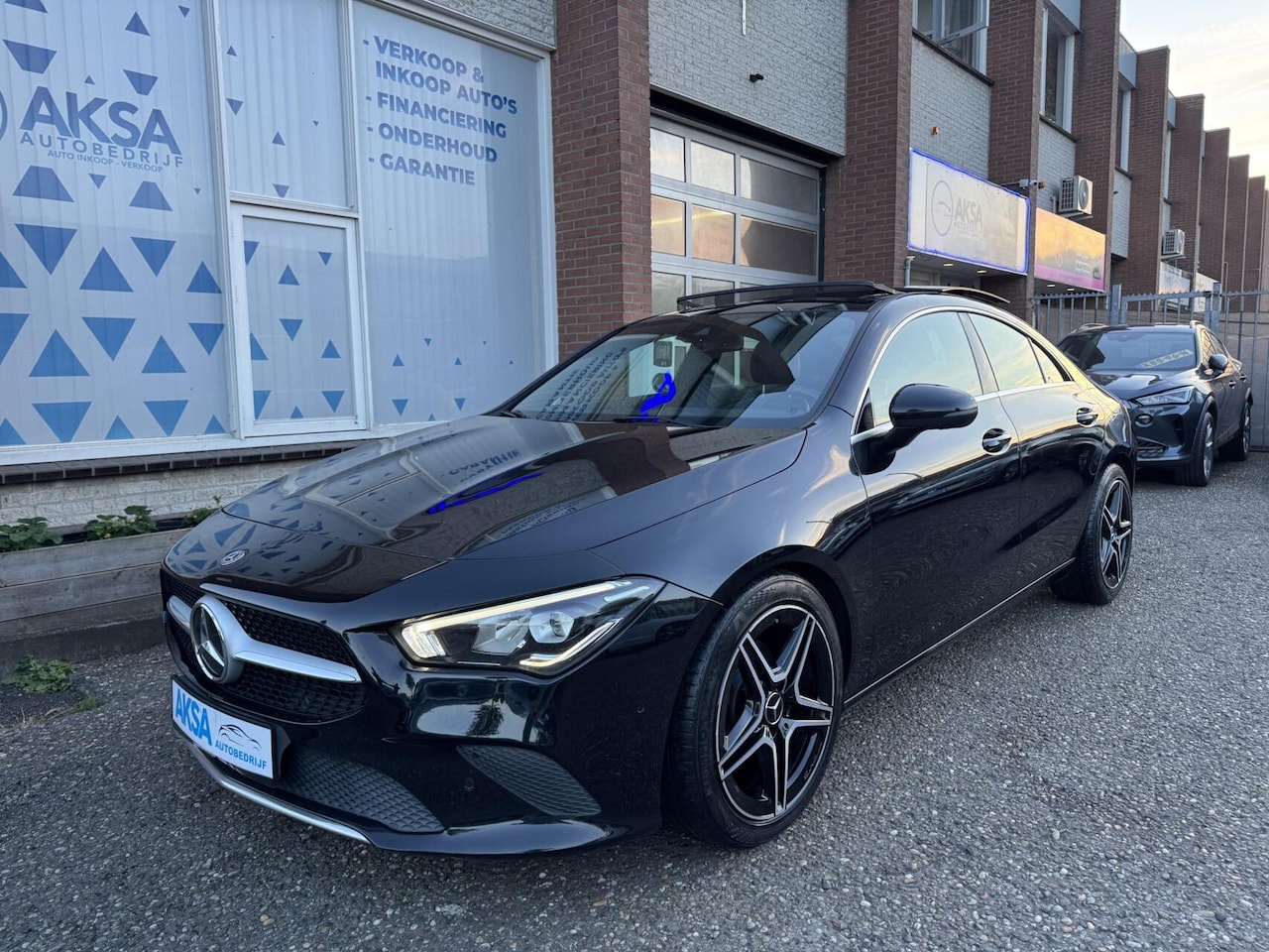Mercedes-Benz CLA-Klasse - 180 Premium Plus Panoramadak Leder Garantie - AutoWereld.nl