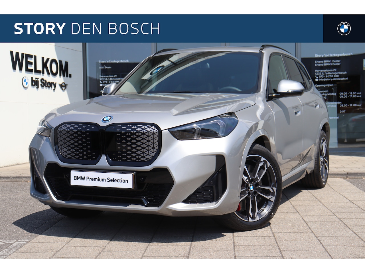 BMW iX1 - eDrive20 M Sport / Trekhaak / Panoramadak / Sportstoelen / Comfort Access / Achteruitrijca - AutoWereld.nl