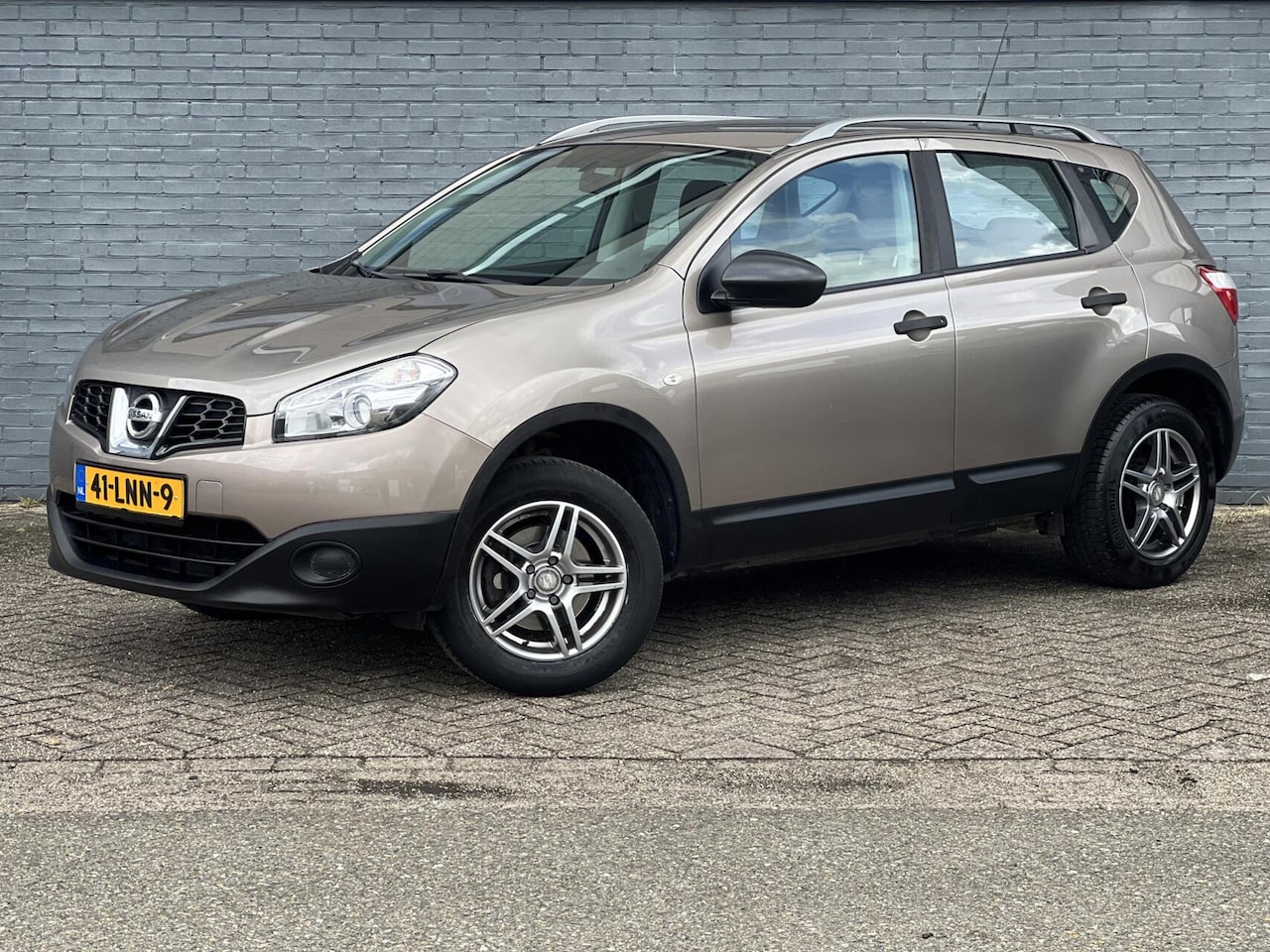 Nissan Qashqai - 1.6 Visia Airco Nieuwe APK Trekhaak - AutoWereld.nl