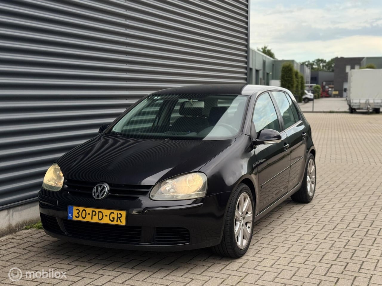 Volkswagen Golf - 1.6 Sportline/ Airco / CarPlay - AutoWereld.nl
