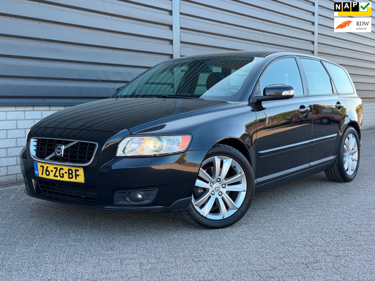 Volvo V50 - 2.4 Edition II Automaat LPG Trekhaak 140PK - AutoWereld.nl