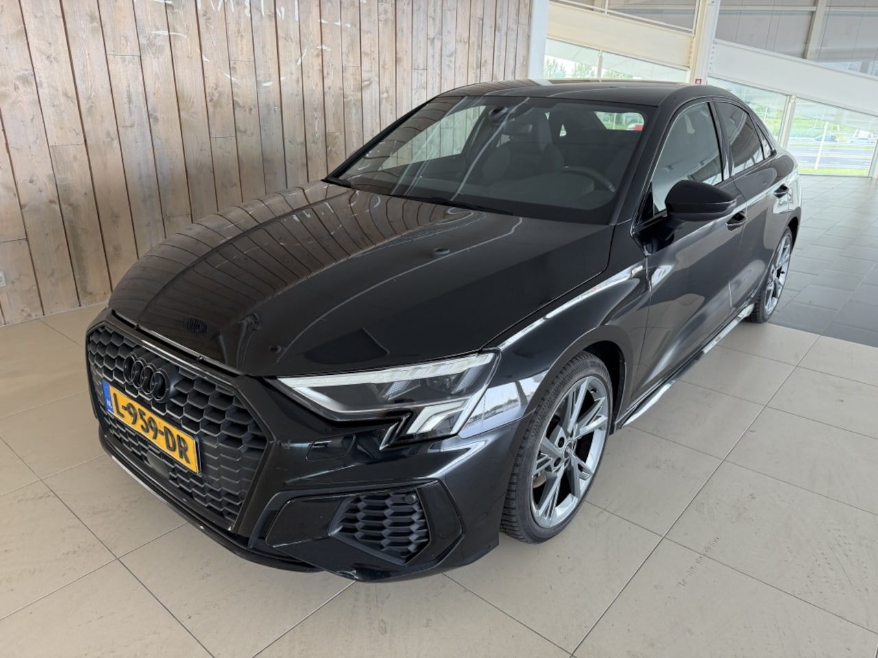 Audi A3 Limousine - 30 TFSI S edition 30 TFSI S edition - AutoWereld.nl