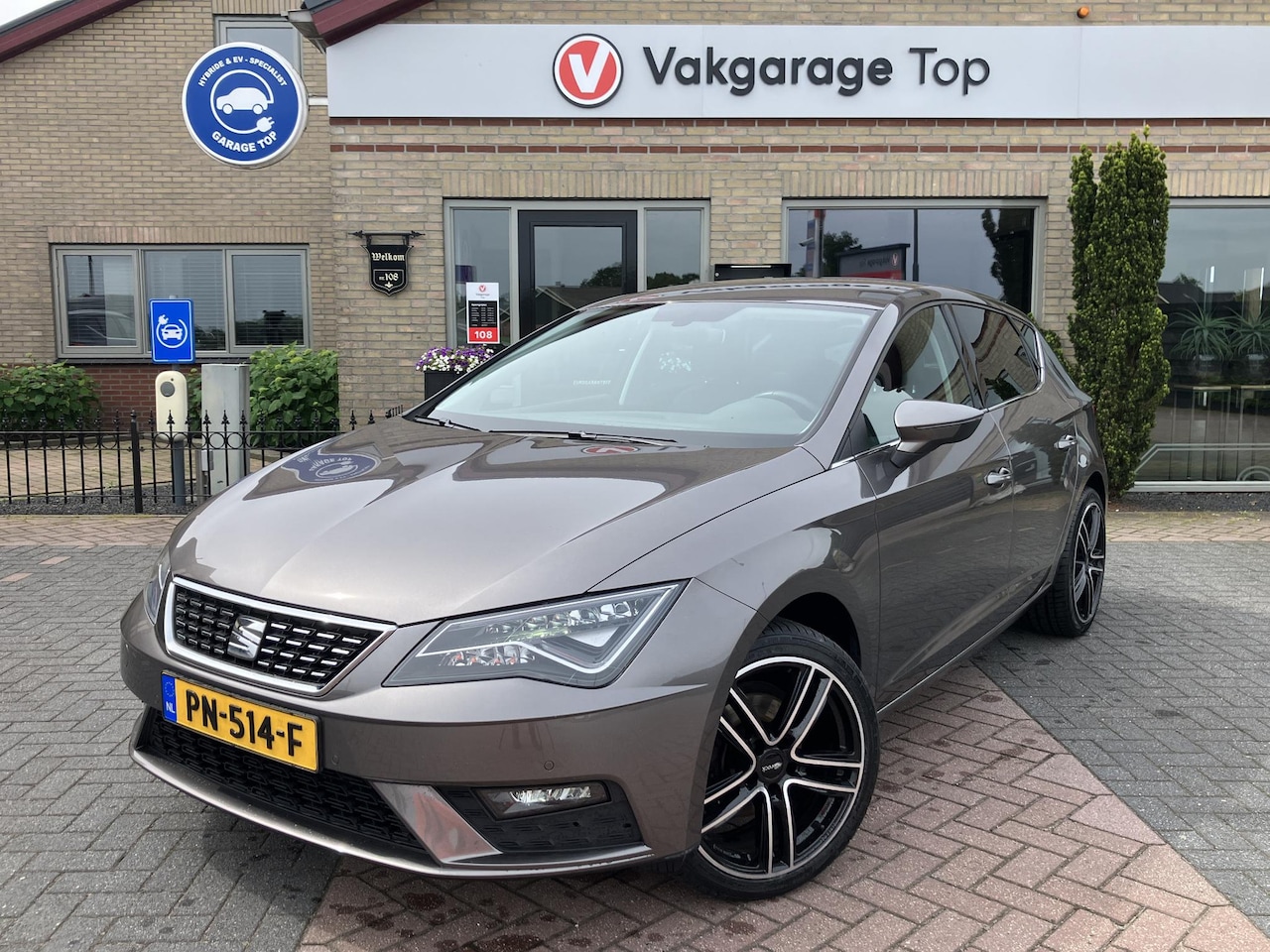 SEAT Leon - 1.4 EcoTSI Xcellence | Leder | Camera | LED | Navi | NAP - AutoWereld.nl