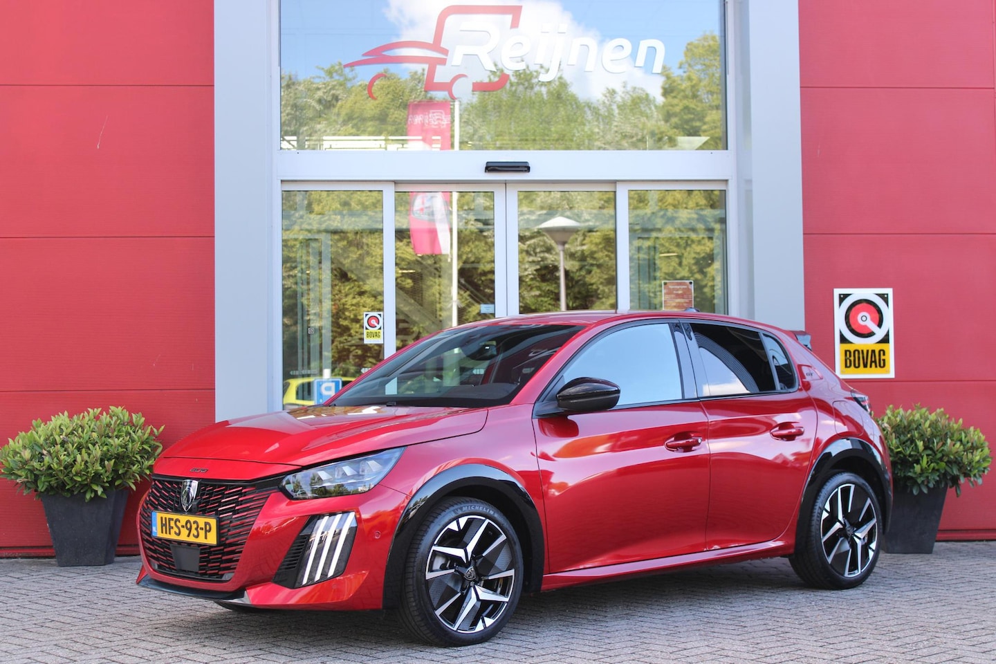 Peugeot 208 - 1.2 Hybrid 145PK AUTOMAAT GT | NAVIGATIE | DRAADLOZE APPLE CARPLAY/ANDROID AUTO | CAMERA V - AutoWereld.nl