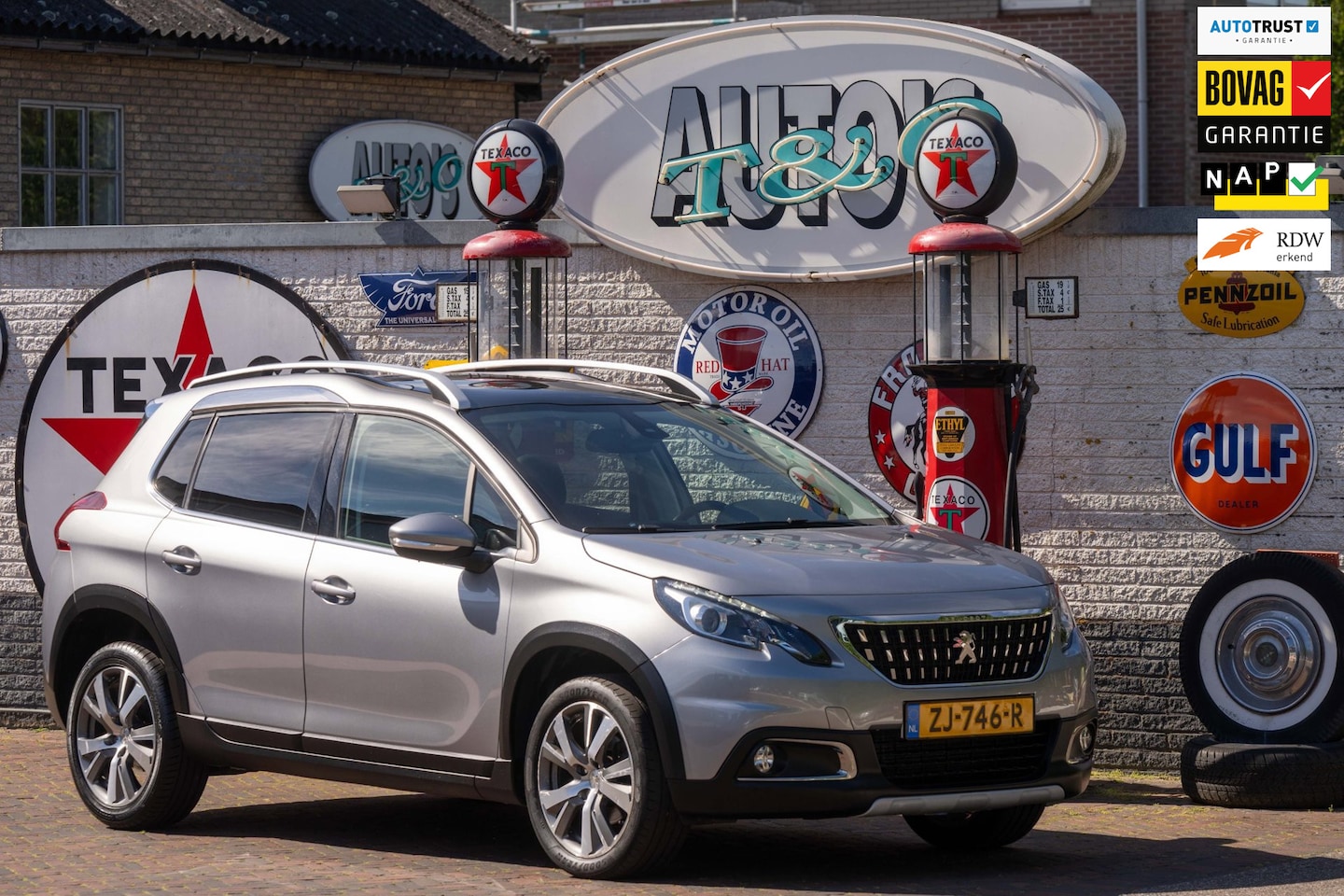 Peugeot 2008 - 1.2 PureTech Allure Pano. 48.600 km +NAP NL-auto - AutoWereld.nl