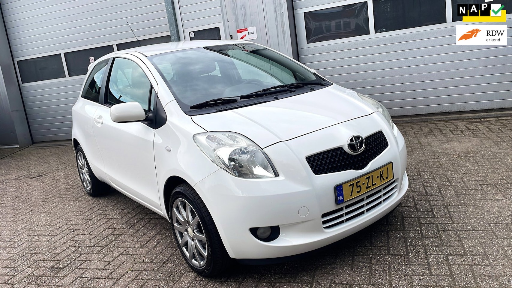 Toyota Yaris - 1.3 VVTi Sol 2008-Leder-Airco-Velgen-New APK - AutoWereld.nl