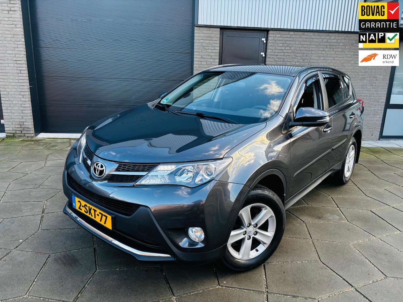 Toyota RAV4 - 2.0 Dynamic 4WD |4X4 |AUTOMAAT|Airco| grote nieuwe wielen met ALL SEASON| TREKHAAK| - AutoWereld.nl