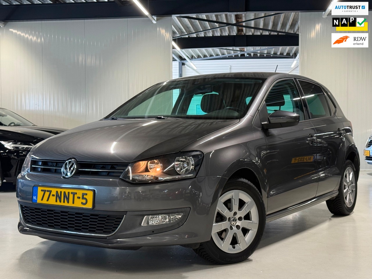 Volkswagen Polo - 1.4-16V 86PK Highline Automaat|Navigatie!! - AutoWereld.nl