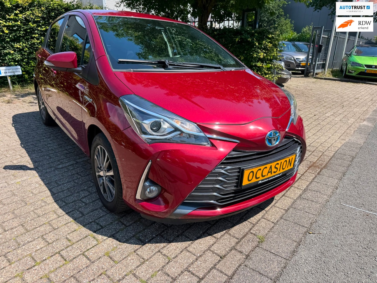 Toyota Yaris - 1.5 Hybrid Dynamic Y20 jubileum uitvoering, cruise, elec pakket, clima, stoel verwarming, - AutoWereld.nl