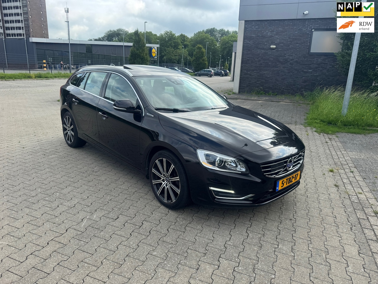Volvo V60 - 2.4 D6 AWD Plug-In Hybrid Summum 2.4 D6 AWD Plug-In Hybrid Summum - AutoWereld.nl