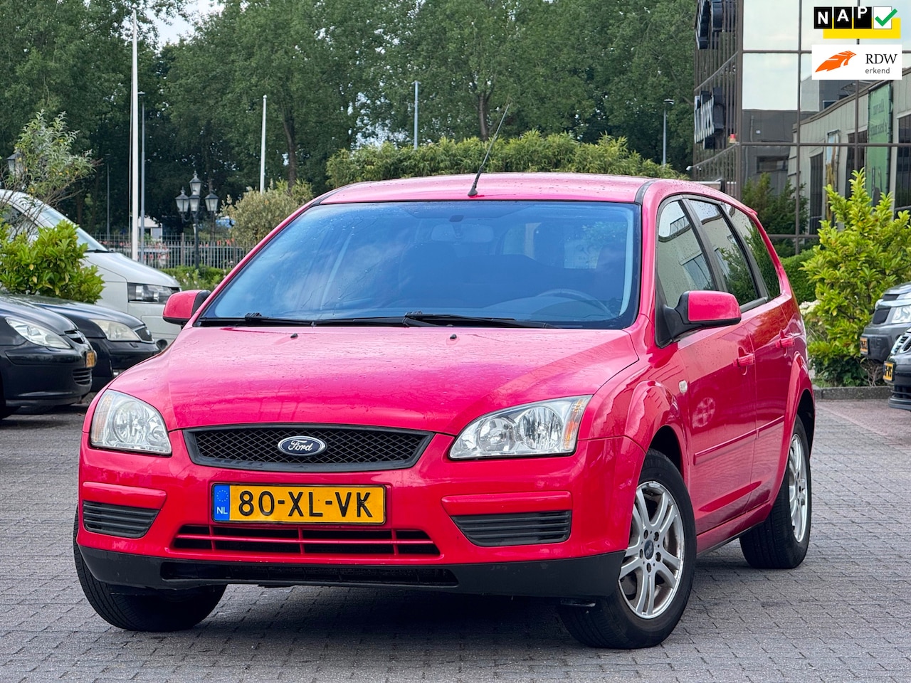 Ford Focus Wagon - 1.4-16V Trend | Navigatie | Bluethooth | Airco | Parkeersensoren | Cruise control | Elektr - AutoWereld.nl
