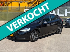 Volvo V40 - 2.0 D2 Nordic+|NAP|Trekhaak|Nette auto|Nieuwe APK