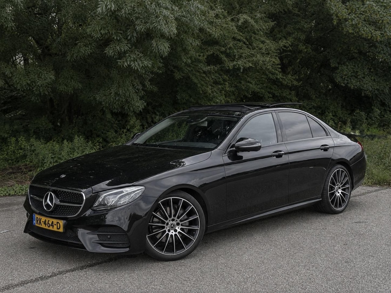 Mercedes-Benz E-klasse - 200 Premium Plus 1E Eig Pano/LED/NL Auto - AutoWereld.nl