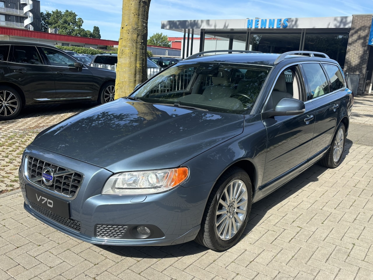 Volvo V70 - 2.5T 231pk Summum Family Model 12 - AutoWereld.nl