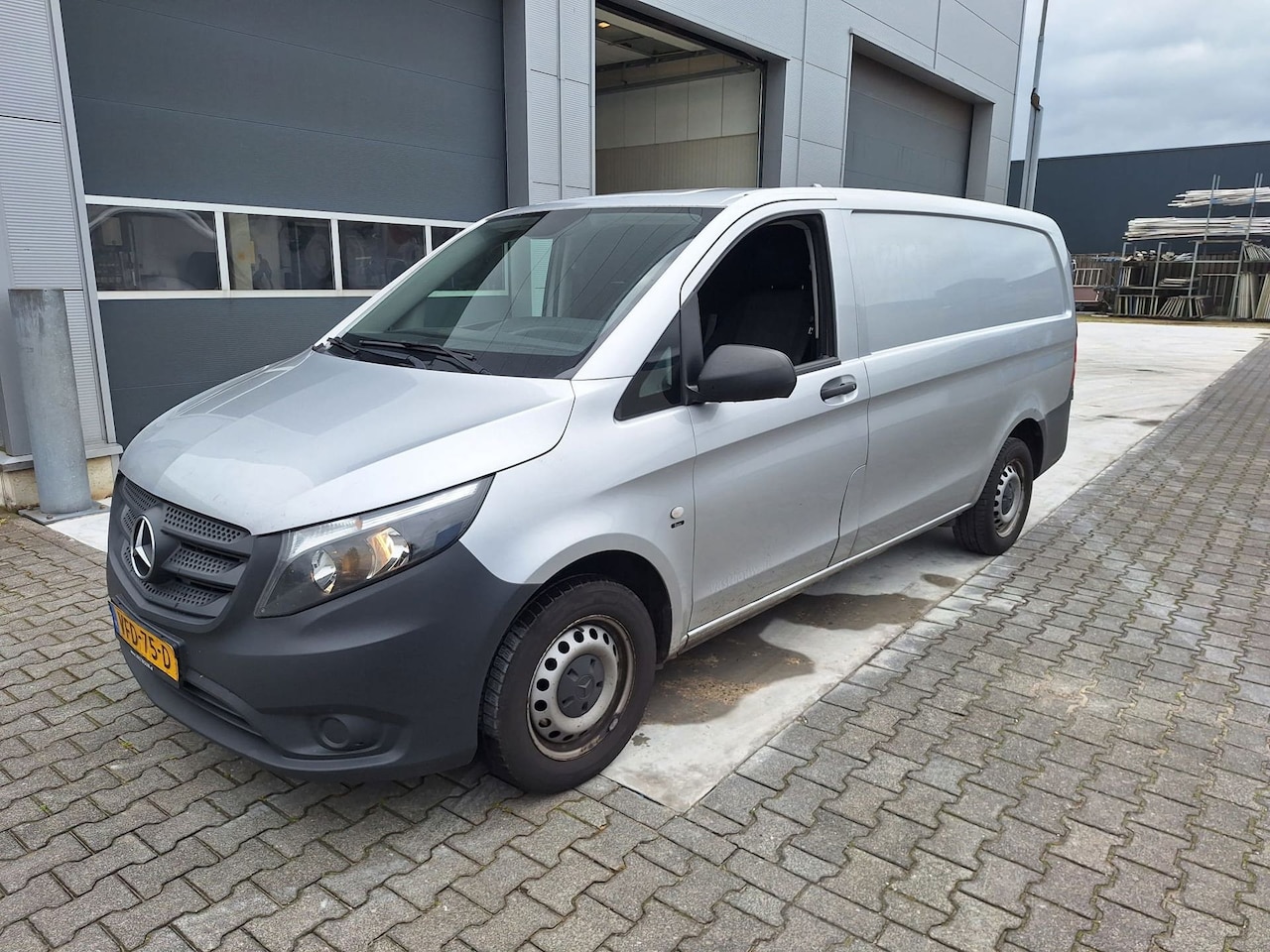 Mercedes-Benz Vito - 114 CDI L2 Airco Zilver Bj 2020 Eerste eigenaar apk 2027 - AutoWereld.nl