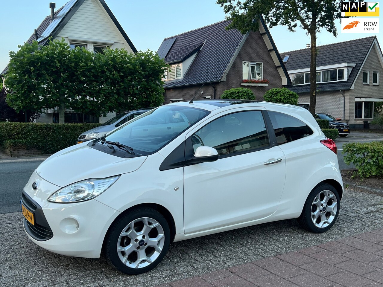 Ford Ka - 1.2 Titanium X PANORAMADAK 85.000 km NL-AUTO-NAP - AutoWereld.nl