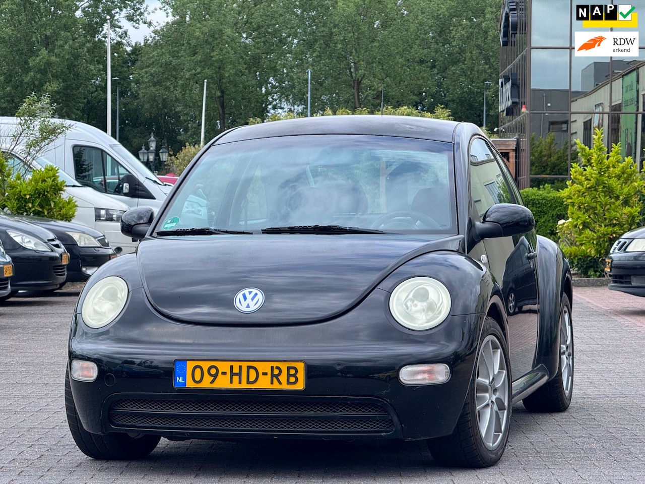 Volkswagen New Beetle - 1.6 | APK 10-04-2027 | Airco | Elektrische ramen | Elektrische spiegels | 16 inch velgen | - AutoWereld.nl