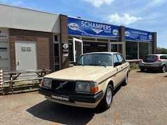 Volvo 240 - 2.3 DL