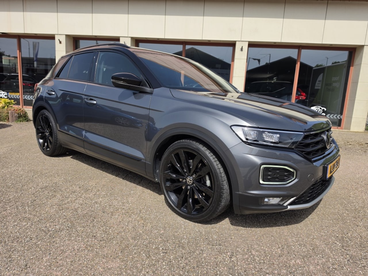 Volkswagen T-Roc - Sport | Blackstyle | 19' Suzuka | Led | Pano | Navi | Cruise | A - AutoWereld.nl